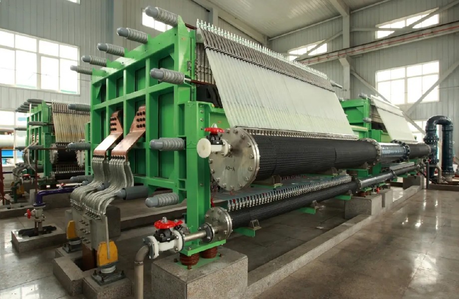 Chlor alkali chemical electrolysis
